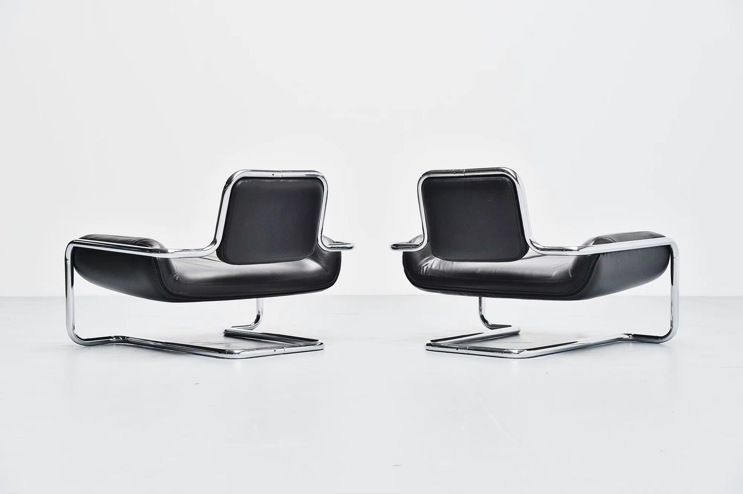 Nordic Designer Stainless Steel Convex Lounge Chair for Living Room and Private Spaces