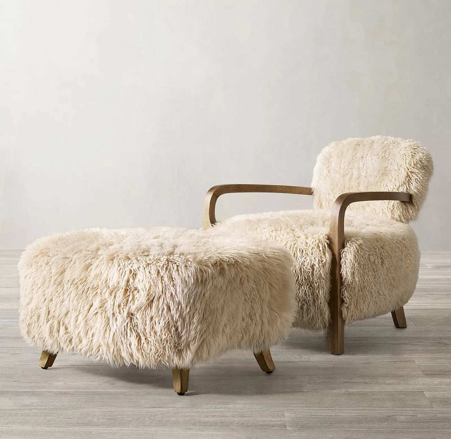 CloudHaven | Luxury Sheepskin Accent Chair – Solid Wood Lounge Armchair for Elegant Living"
