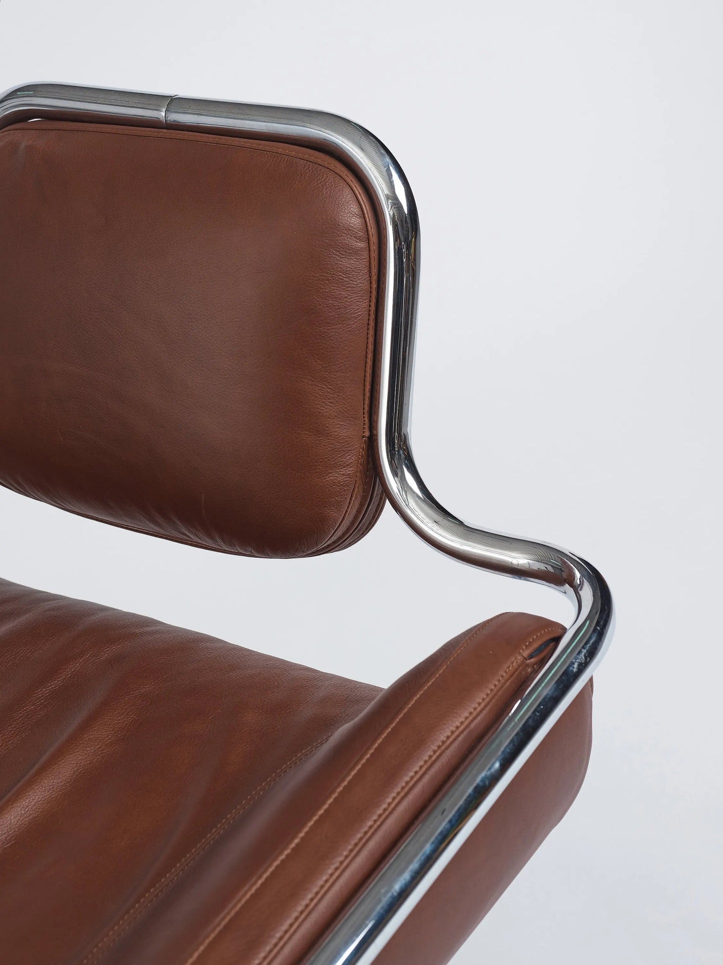 Nordic Designer Stainless Steel Convex Lounge Chair for Living Room and Private Spaces