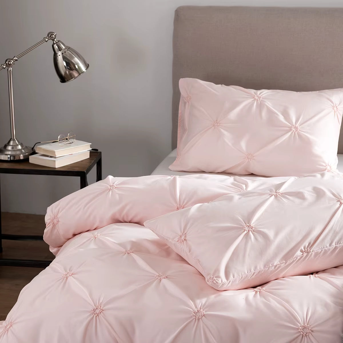 Bohemian Comfy Bedding Set 3Pcs Pinch Pleat Comforter Set All Season Pintuck Style Floral Embroidery Duvet Cover Set