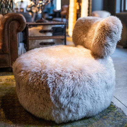 Nordic Haven | Modern Sheepskin Accent Armchair – Cozy Luxury for Living Spaces